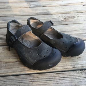 Grey KEEN Suede Mary Janes